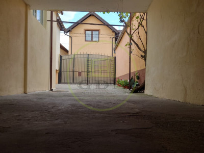 Casă Individuală de Închiriat – Lazaret / Lupeni – Garaj + Curte
