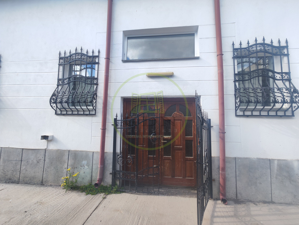 Casa 268.7 mp, teren 1002, Craiova, zona Bariera Valcii. 