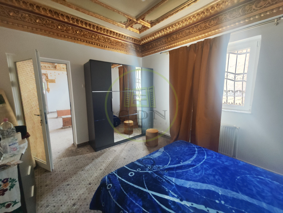 Casa 268.7 mp, teren 1002, Craiova, zona Bariera Valcii. 
