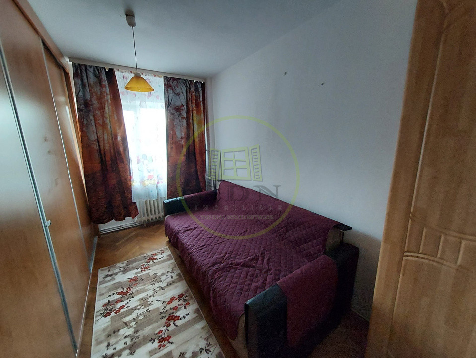 Apartament 3 camere de inchiriat.