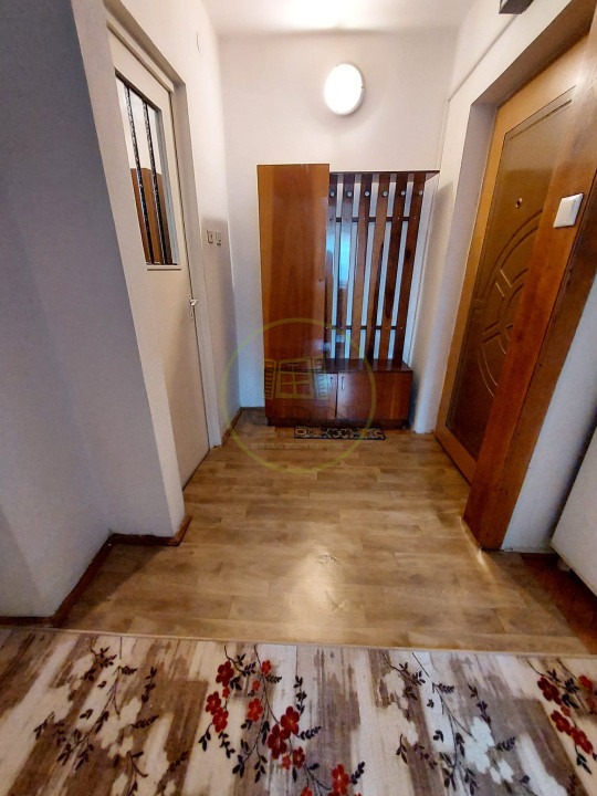 Apartament 3 camere de inchiriat.