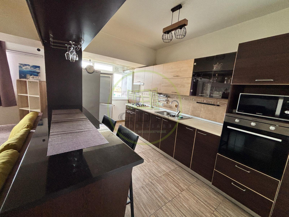 Apartament 2 camere, 75.90 mp, cartierul Craiovita Noua, zona Racheta