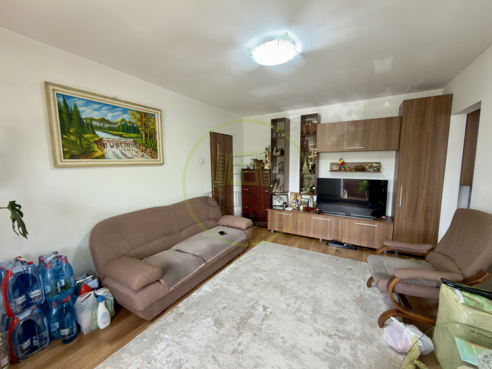 Apartament 2 camere, semidecomandat, cartier Craiovita Nouă, zona Orizont