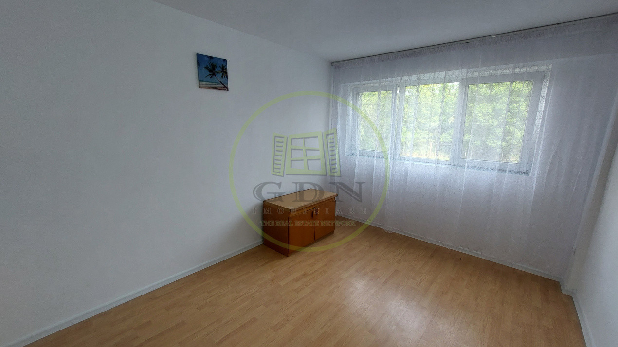 Camera de camin, etajul 1, cartier Valea Rosie, zona Grădinița Castelul Fermecat