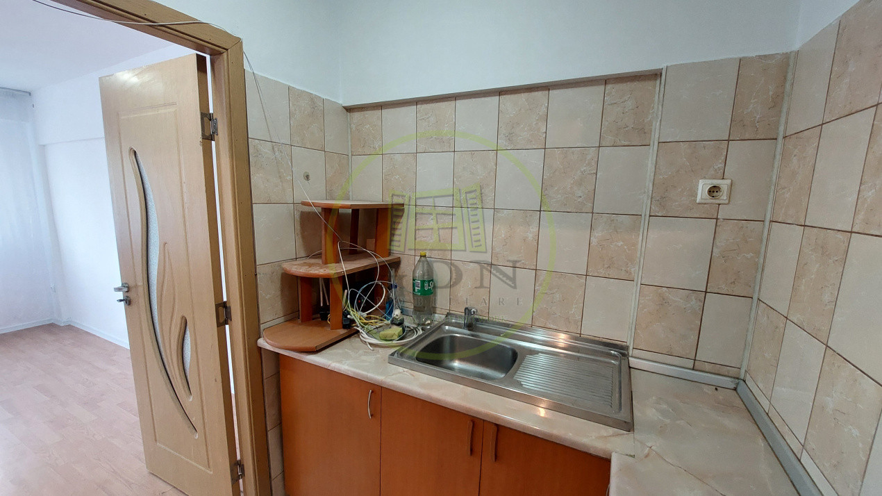 Camera de camin, etajul 1, cartier Valea Rosie, zona Grădinița Castelul Fermecat