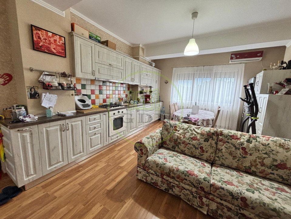 Apartament 3 camere, 78 mp, open space, Calea Severinului, zona Supeco