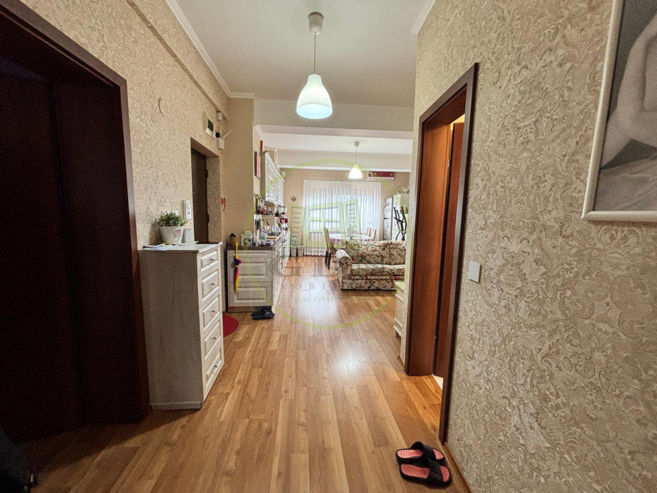 Apartament 3 camere, 78 mp, open space, Calea Severinului, zona Supeco