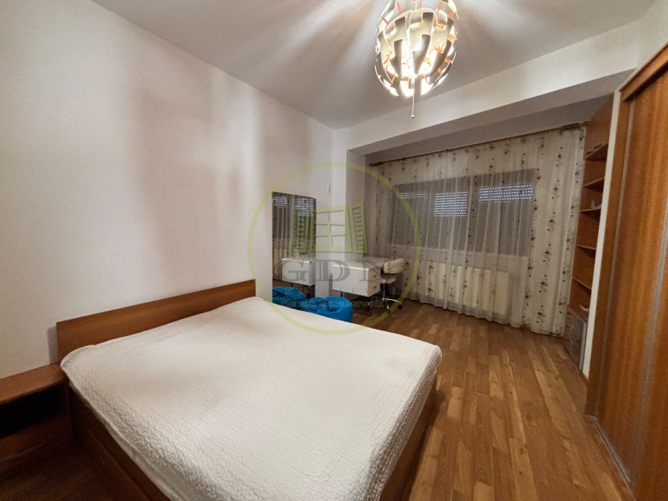 Apartament 3 camere, 78 mp, open space, Calea Severinului, zona Supeco