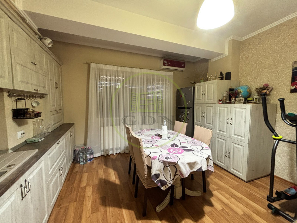 Apartament 3 camere, 78 mp, open space, Calea Severinului, zona Supeco