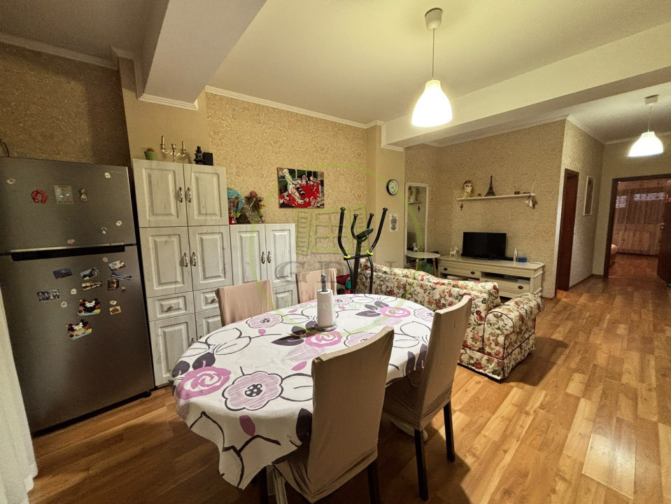 Apartament 3 camere, 78 mp, open space, Calea Severinului, zona Supeco