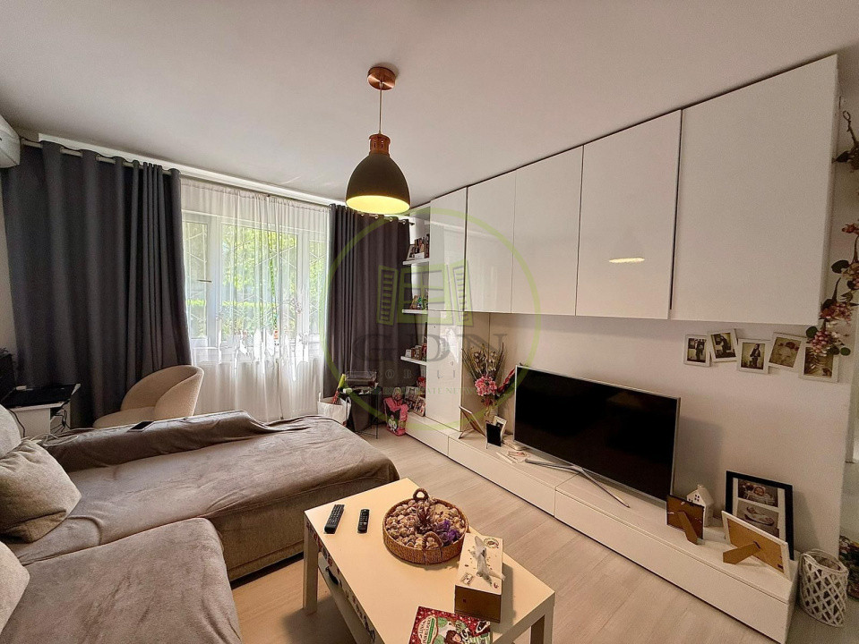 Apartament 3 camere, 53 mp, cartier Craiovita Noua, zona Hotel Bacolux
