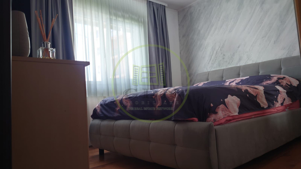 Apartament de vanzare cu trei camere, zona Turnisor.
