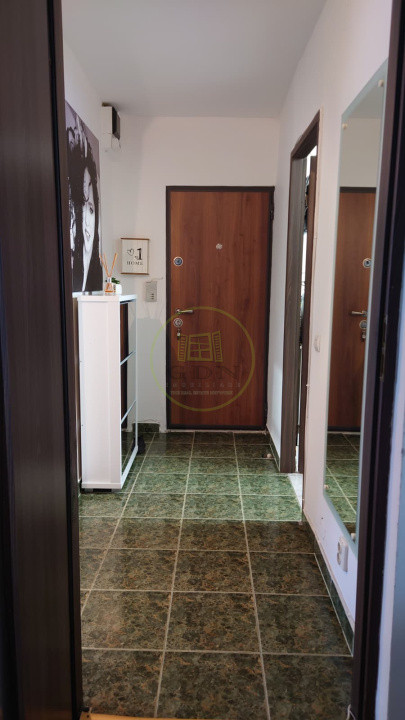 Apartament de vanzare cu trei camere, zona Turnisor.
