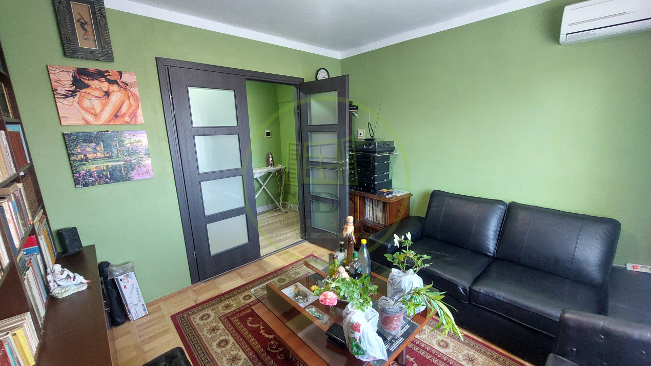 Apartament 4 camere, 100 mp, cartier Craiovita Noua, zona Carrefour
