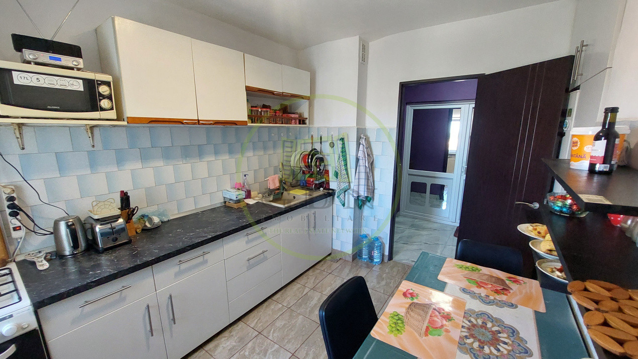 Apartament 4 camere, 100 mp, cartier Craiovita Noua, zona Carrefour