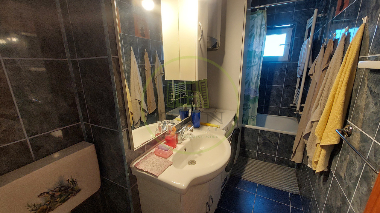 Apartament 4 camere, 100 mp, cartier Craiovita Noua, zona Carrefour