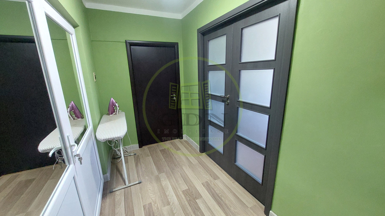 Apartament 4 camere, 100 mp, cartier Craiovita Noua, zona Carrefour