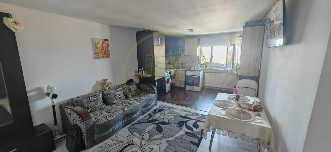 Apartament 3 camere, 58 mp, mansarda, Lapus zona trenul pierdut