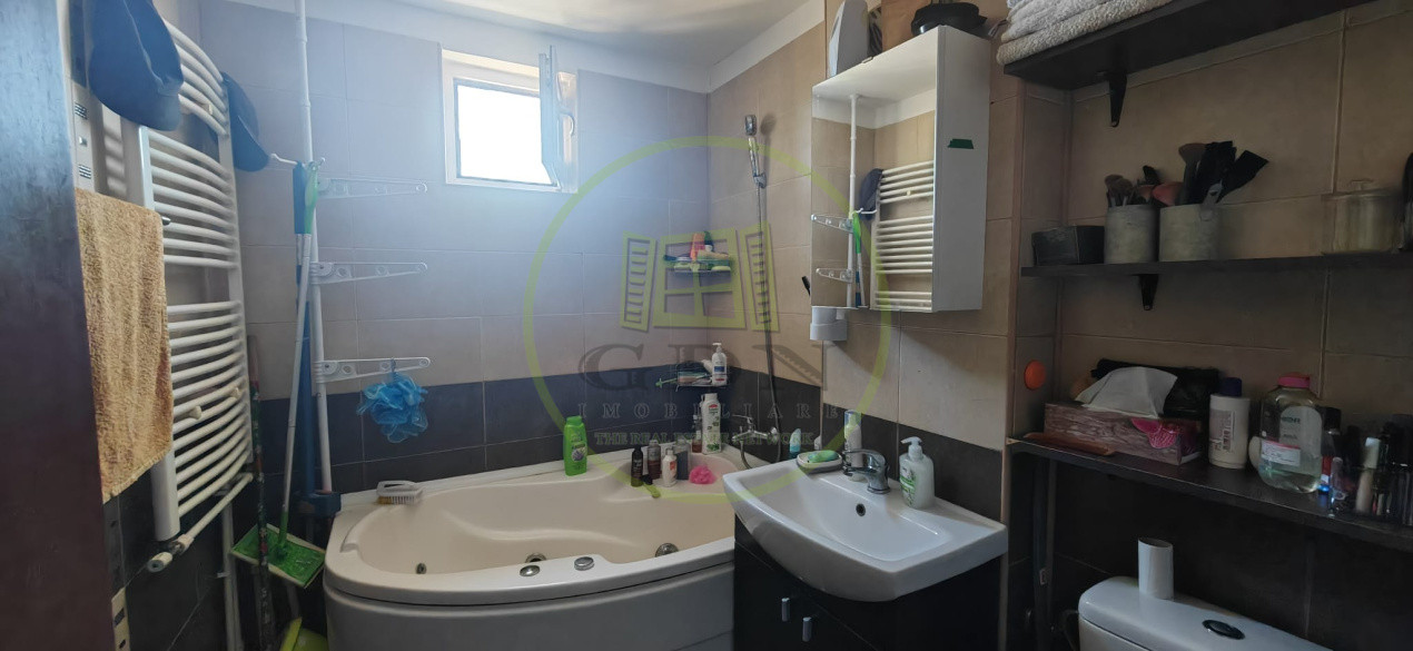 Apartament 3 camere, 58 mp, mansarda, Lapus zona trenul pierdut