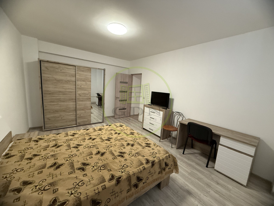 Garsonieră decomandată, 42 mp, cartier Cornițoiu, zona Liceul George Bibescu