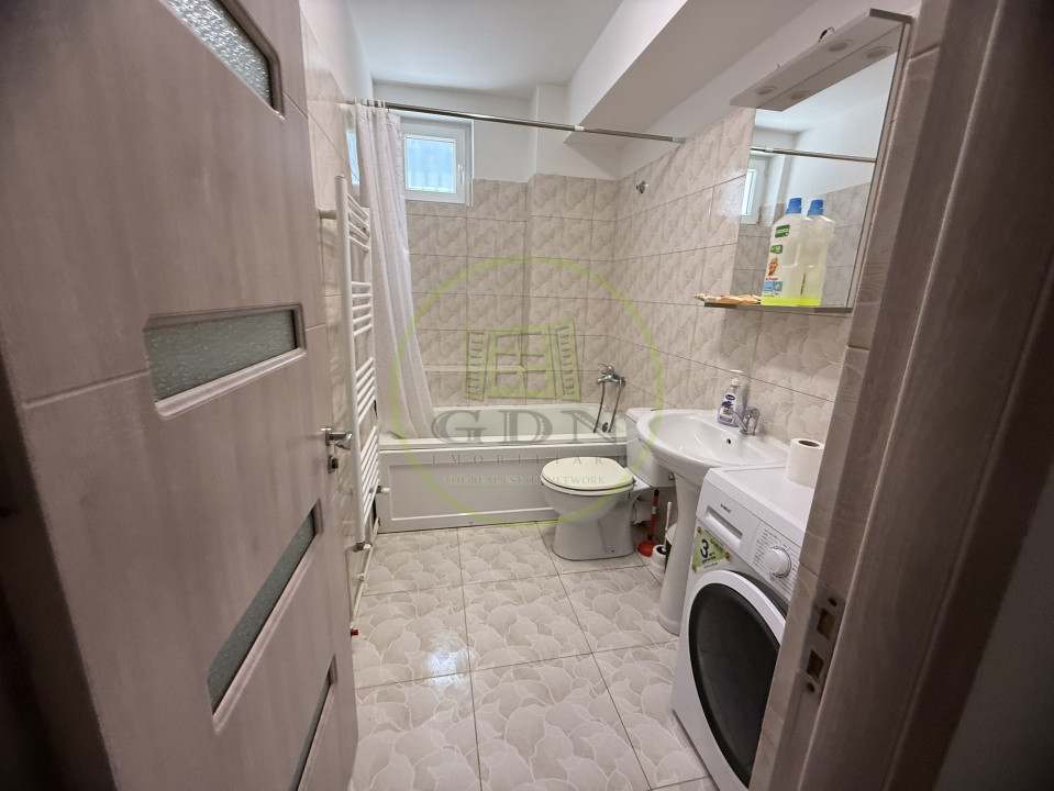 Garsonieră decomandată, 42 mp, cartier Cornițoiu, zona Liceul George Bibescu