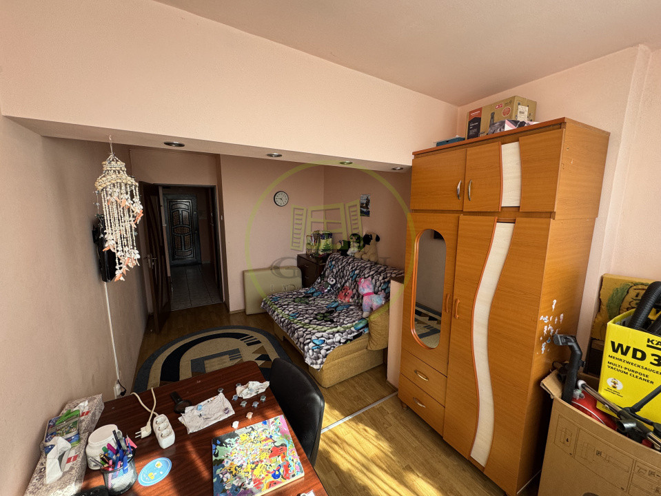 Apartament cu 4 camere | 86 mp | etaj 3/4 | Tractorul, str Aluminiului | Brasov