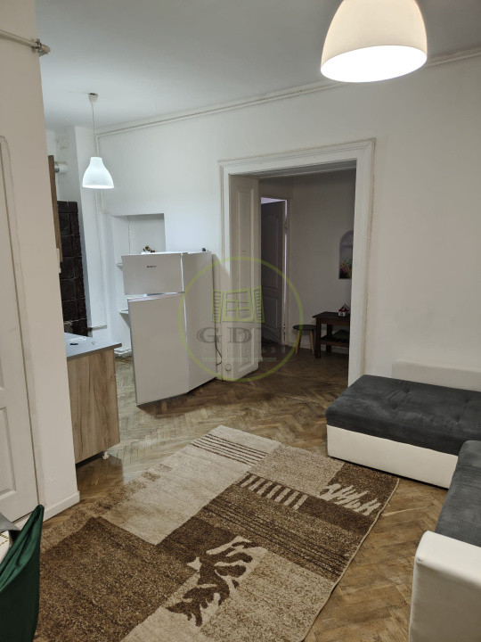 Apartament central 3 camere de inchiriat
