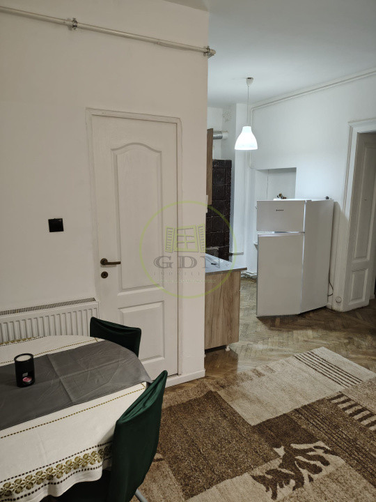 Apartament central 3 camere de inchiriat