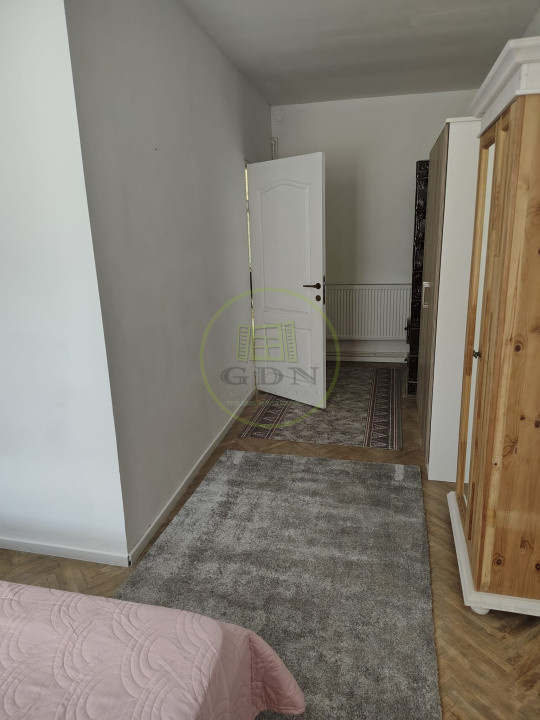 Apartament central 3 camere de inchiriat