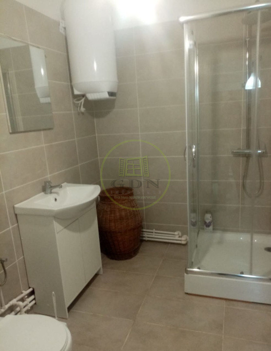 Apartament central 3 camere de inchiriat