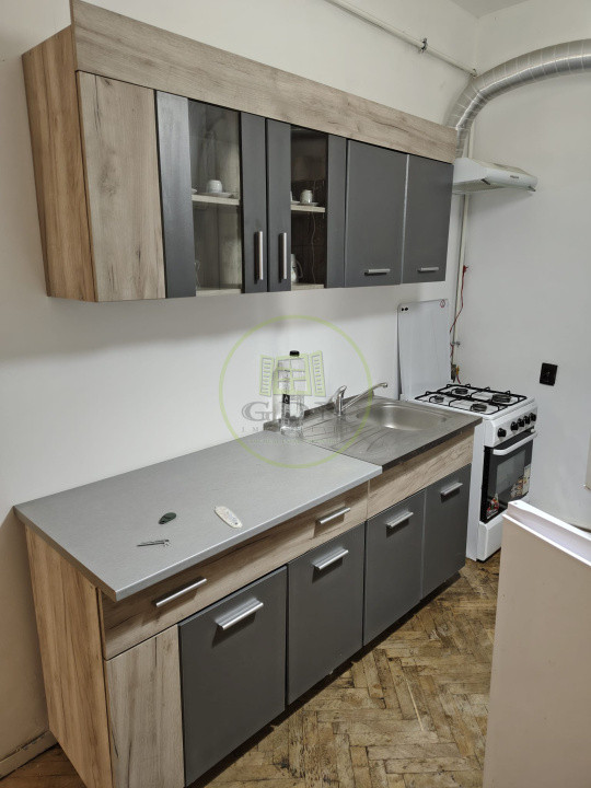 Apartament central 3 camere de inchiriat
