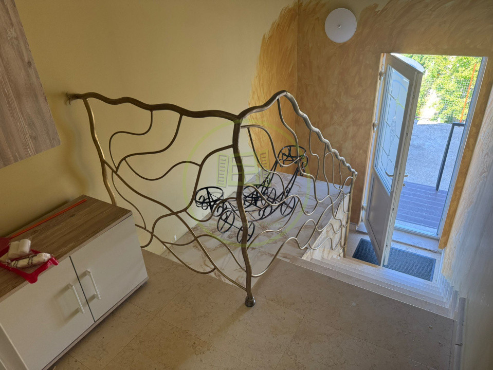 Apartament 3 camere decomandat, 100 mp, Bariera Valcii, zona Bordei 