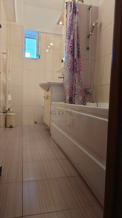 Apartament de vanzare, doua camere, decomanda, 66mp, zona Garii