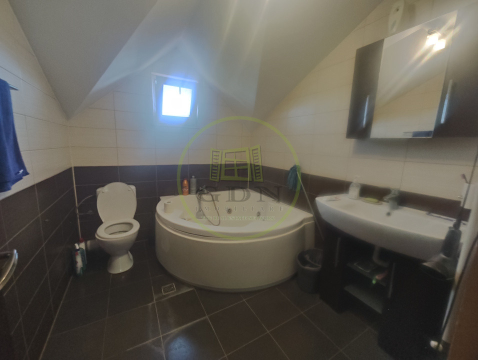 Casa 4 camere, teren 500 mp, Preajba, zona Damila