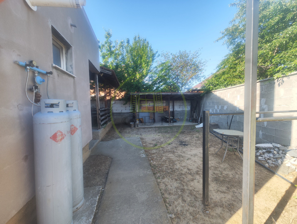 Casa 4 camere, teren 500 mp, Preajba, zona Damila