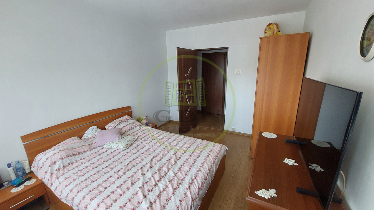 Apartament 3 camere, decomandat, 71 mp, Brazda, zona Simplon