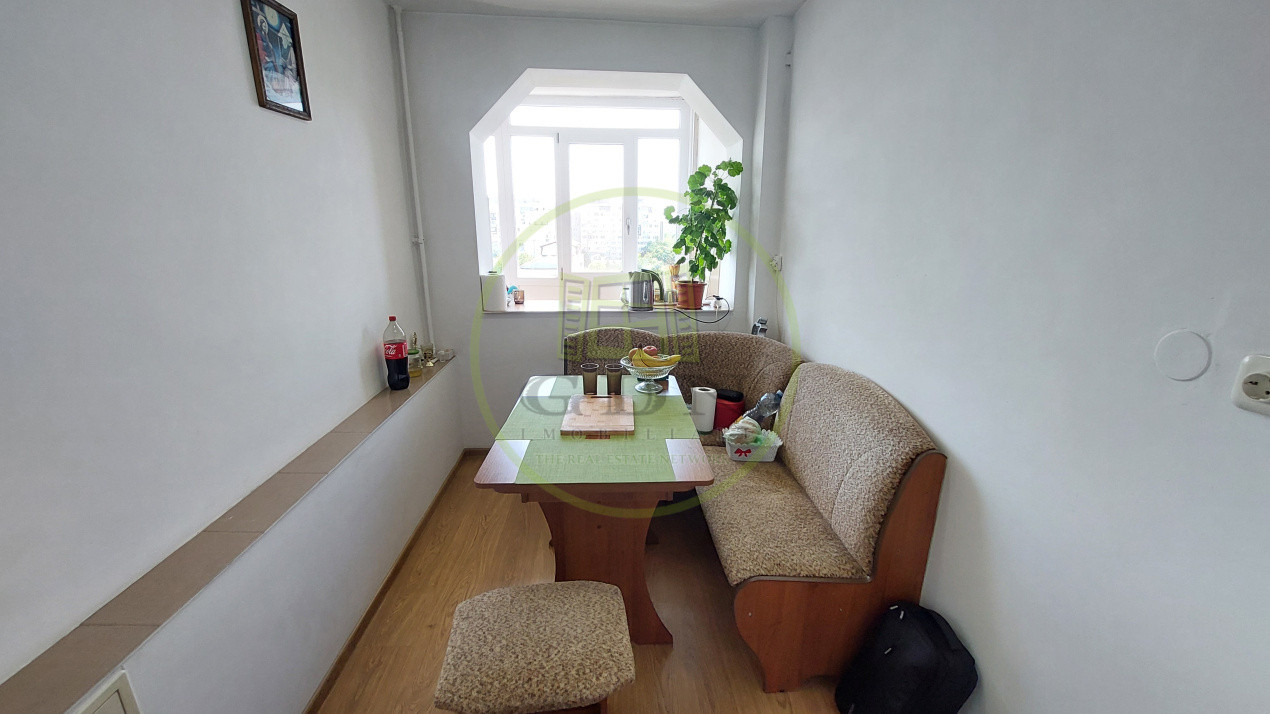 Apartament 3 camere, decomandat, 71 mp, Brazda, zona Simplon