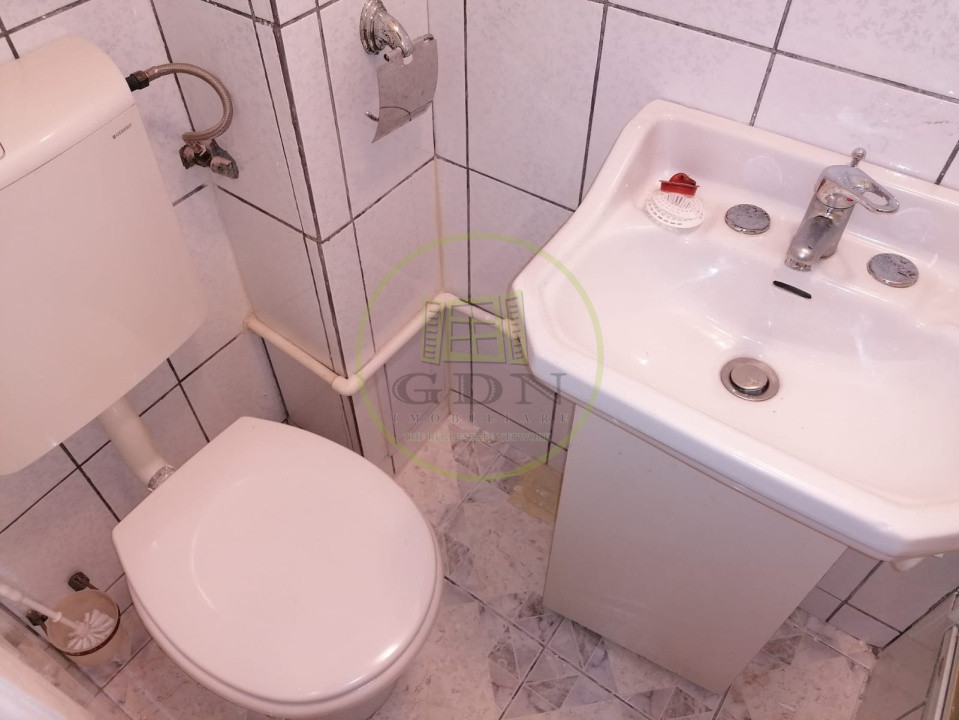 Garsonieră utilată, mobilată, str Uzinelor, după Podul CFR, tel 0749645066