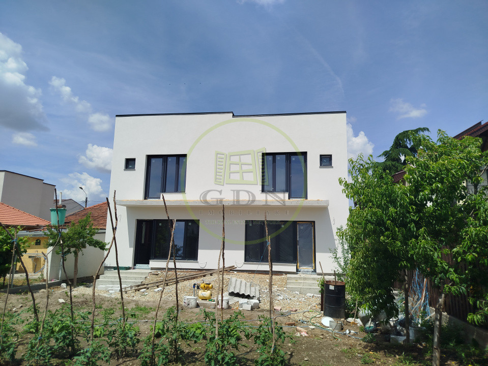 Casă duplex