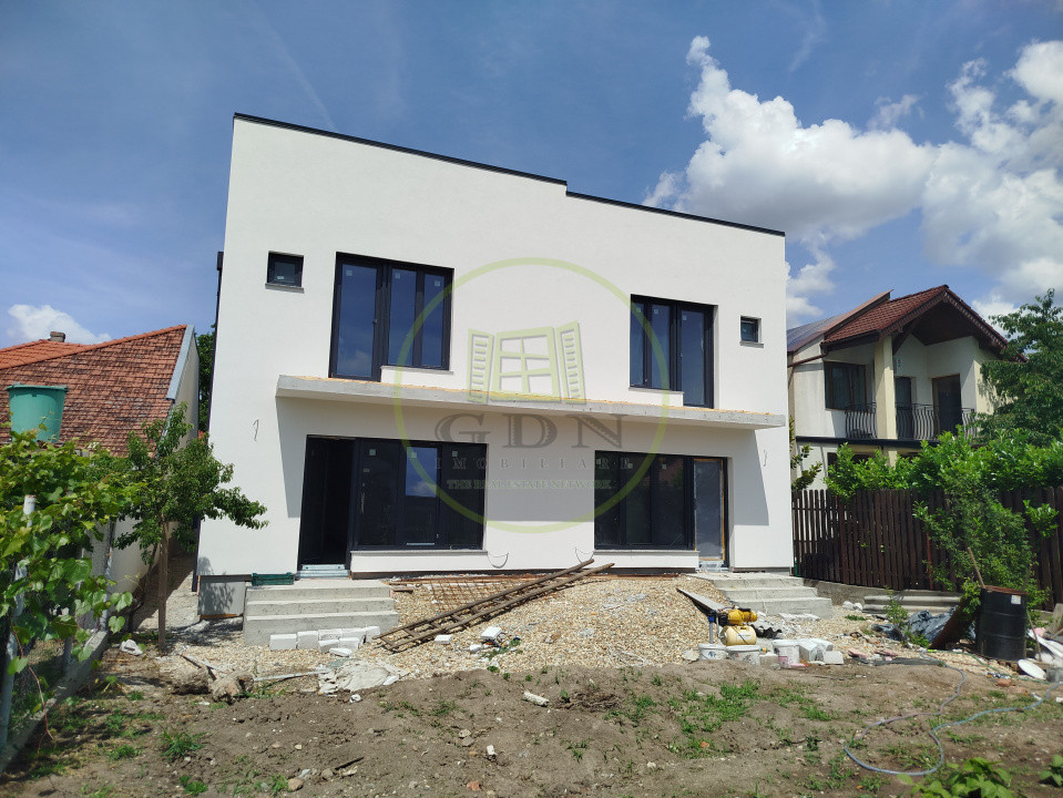 Casă duplex