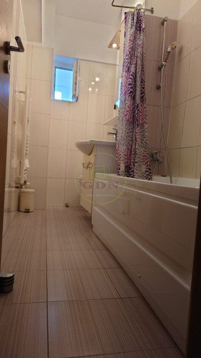 Apartament de inchiriat, doua camere, decomanda, 66mp, zona Garii