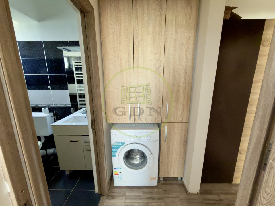 Apartament 2 camere, decomandat, cartier Craiovita Noua, zona Racheta