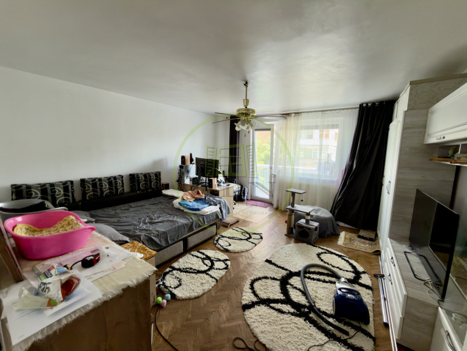 Apartament 2 camere, decomandat, 76.72 mp, Centru, zona Km 0