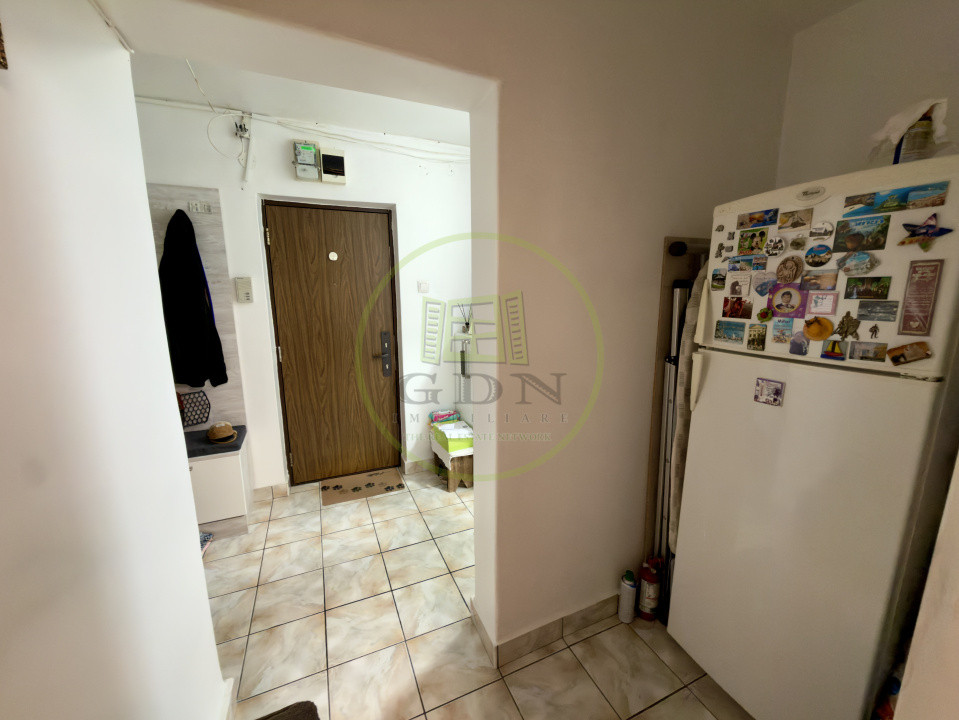 Apartament 2 camere, decomandat, 76.72 mp, Centru, zona Km 0