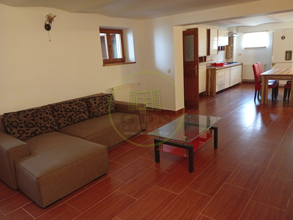 Casă 4 Camere pe 2 Nivele – Ideală pentru Firme / Muncitori
