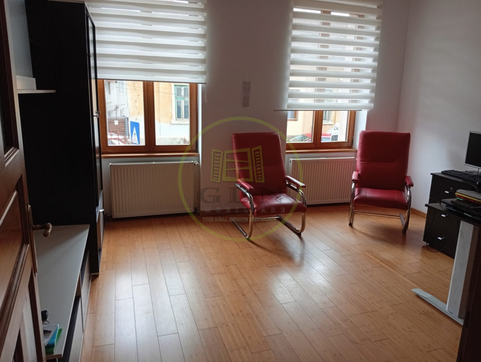 Casă 4 Camere pe 2 Nivele – Ideală pentru Firme / Muncitori