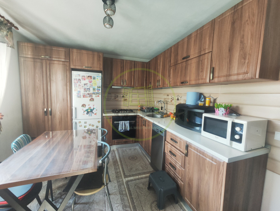 Casa 5 camere, teren 481 mp, Preajaba, com. Malu Mare, zona Damila.