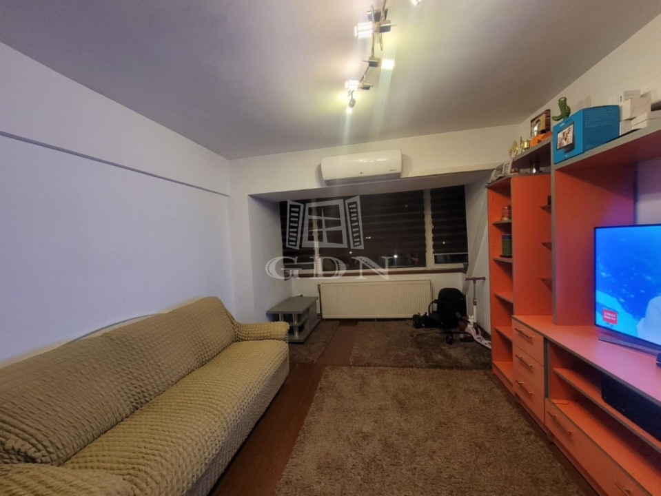 Vanzare apartament - Bld. Bucuresti