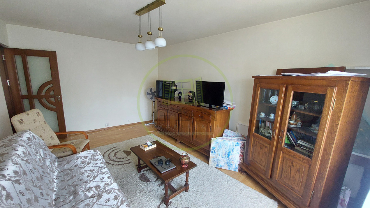 Apartament doua camere decomandat, 52 mp, cartier Cornitoiu, zona Liceul Bibescu