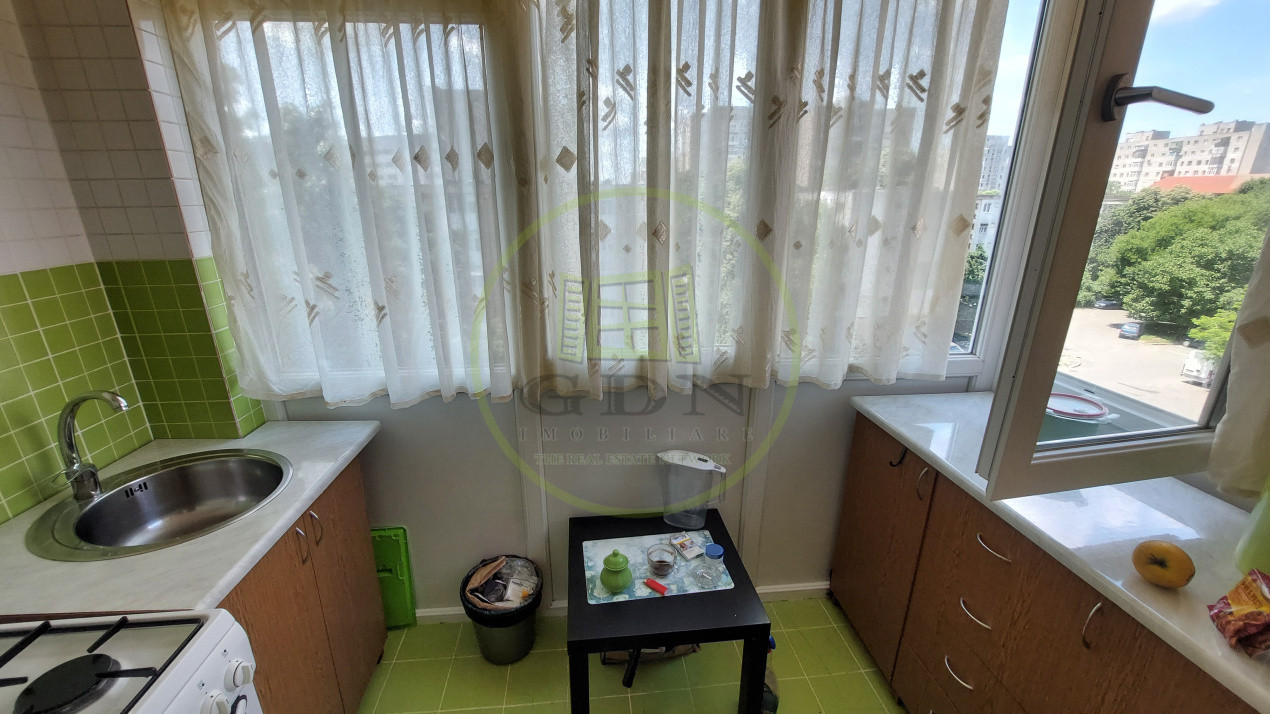 Apartament doua camere decomandat, 52 mp, cartier Cornitoiu, zona Liceul Bibescu